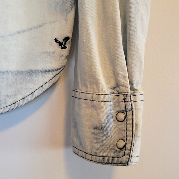 AEO womens long sleeve button down jeans shirt 100% cotton - Picture 3 of 8